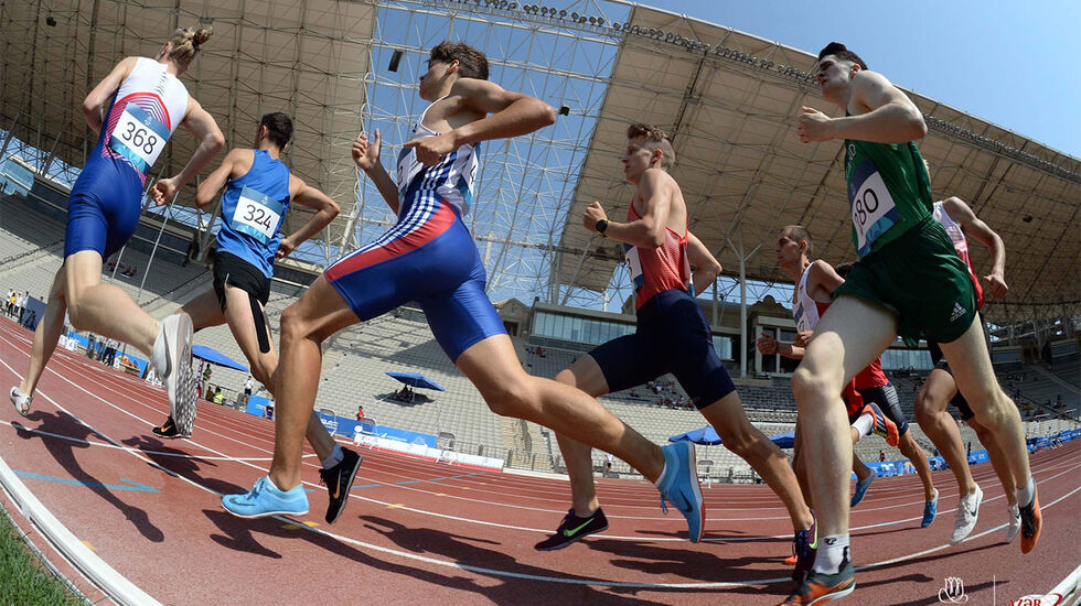 Tobias Grønstad (med startnummer 368) tok seg greit til finalen på 800 m. (Foto: EYOF)