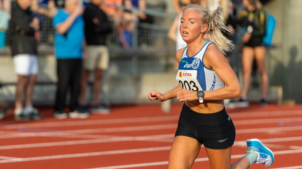Marte Mæhlum Johansen er på rekrutteringslandslaget i langrenn, men løper også fort. Her ser vi henne under Sommerstevnet på Bislett. (Foto: Samuel Hafsahl)