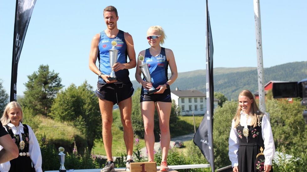 Totalvinnerne av Hardhaus 2019, Heidi Hestmark Smalås og Mattis Amundsen. (Arrangørfoto)