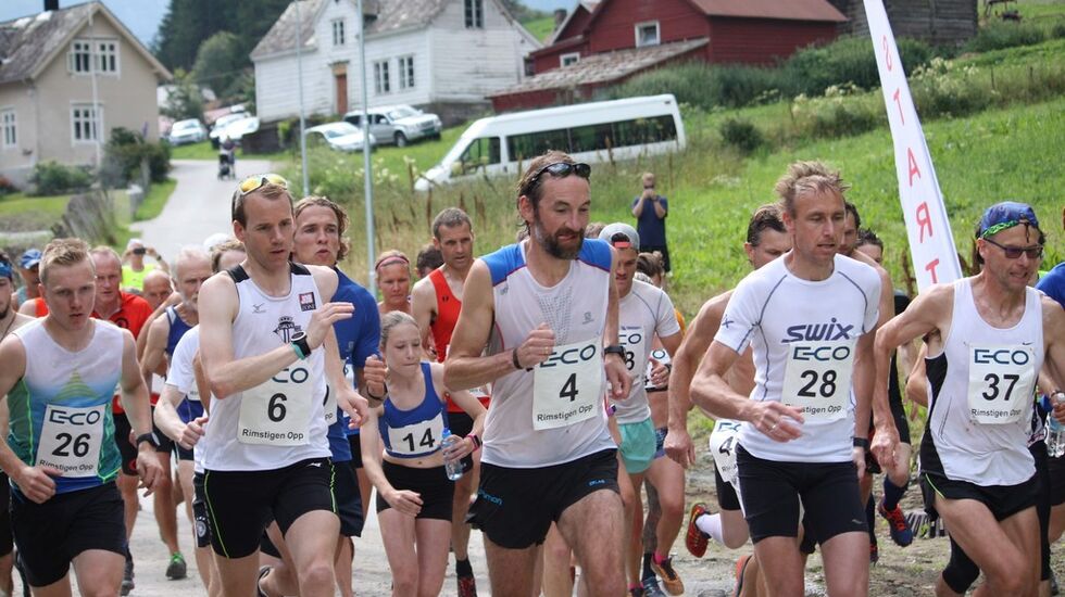 Hans-Inge Klette (nr. 6) og Emma Hanstveit (nr. 14) vart beste mann og kvinne. Foto: Kristiane S. Terum
