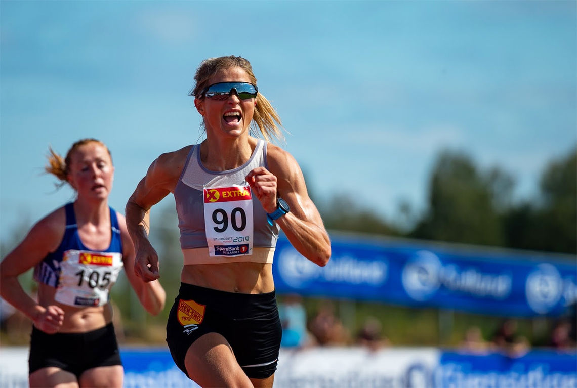 Therese Johaug sprang fortare enn det nokon før har gjort på 10 000 m i NM. (Foto: Samuel Hafsahl)