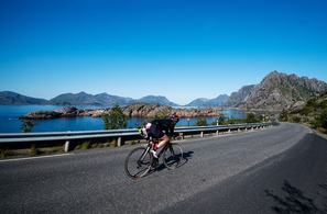 Arkivbilde fra et tidligere Lofoten Triathlon. (Foto: Kai Otto Melau)
