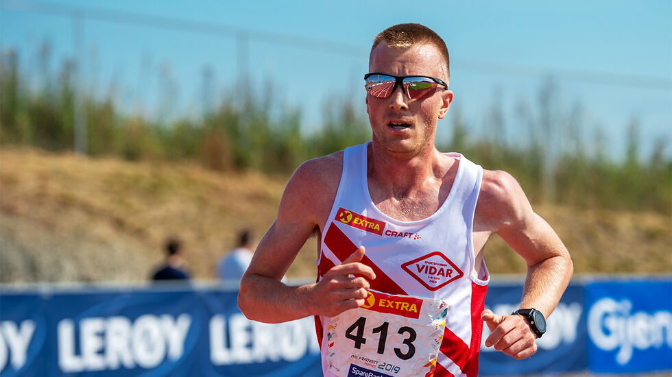 Sondre Nordstad Moen viste meget god 10 000 m-form allerede i NM der dette bildet er tatt. Nå gikk det 48 sekunder fortere. (Arkivfoto: Samuel Hafsahl) 