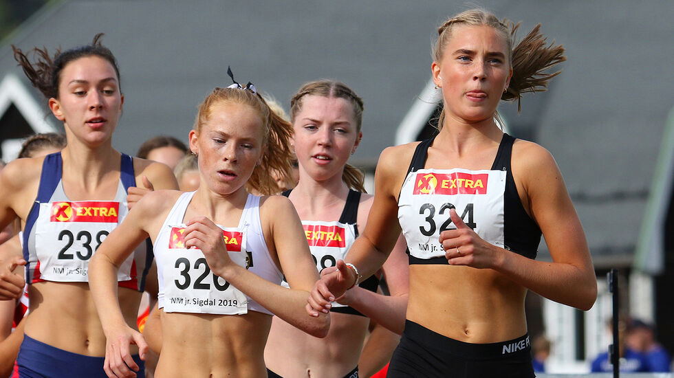 Ina Halle Haugen, Mari Roligheten Ruud og Andrea Modin Engesæth løper alle for IL Runar.