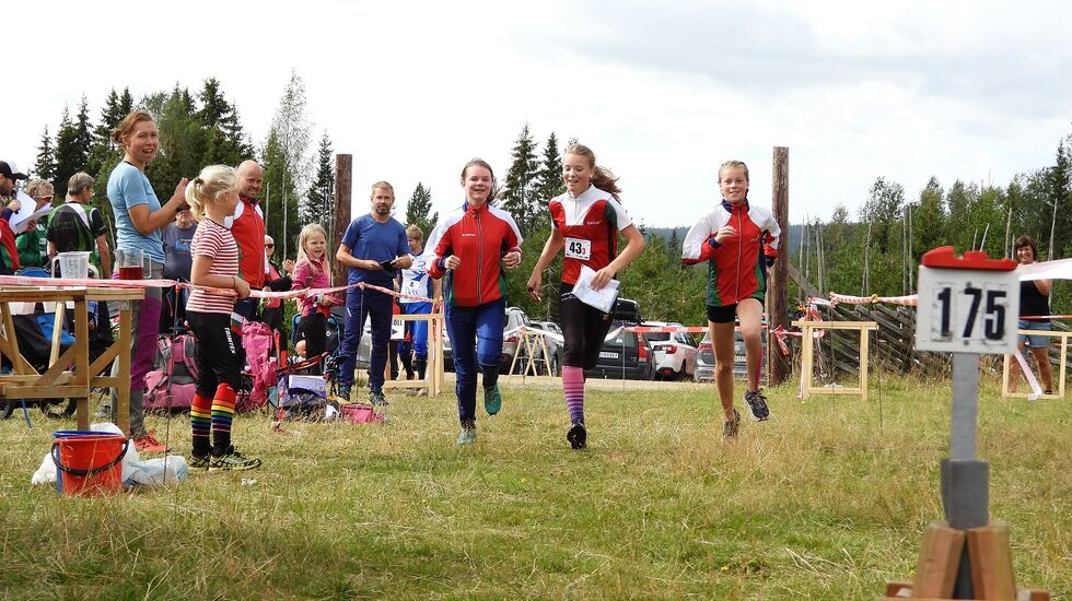 Vinnerlaget i D13-16, Vang OL, samlet i mål. (Foto: Stein Arne Negård)