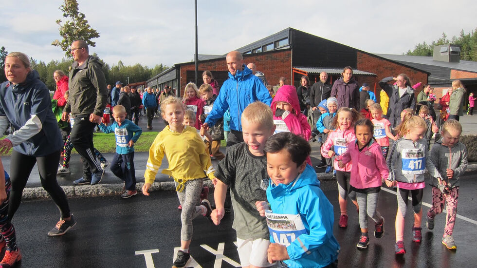Fra starten på barnekarusellen. (Alle foto: Torill Blakkisrud)