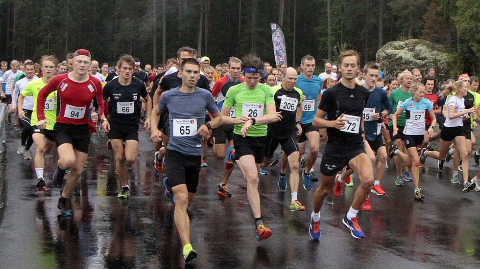 Det ble nok en deltakerrekord i Sørdalskarusellen på Lillehammer med 217 løpere på startsreken. Geir Steig (65) var i tet allerde ved start, og vant sitt 8. løp i Sørdalskarusellen i år av 8 mulige.