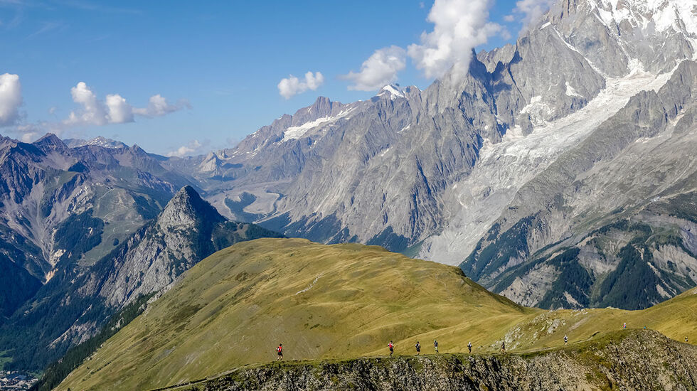 2132 løpere gav seg i kast med de 101 kilometerne og over 6000 høydemeterne i fjelløpet fra Courmayeur i Italia til Chamonix i Frankrike. (Foto: UTMB® / Thomas Bekker)