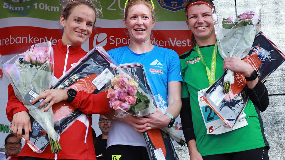 Premiepallen 10 km: Runa Skrove Falch, Rebecca Hilland og Ellen Mari Ramberg