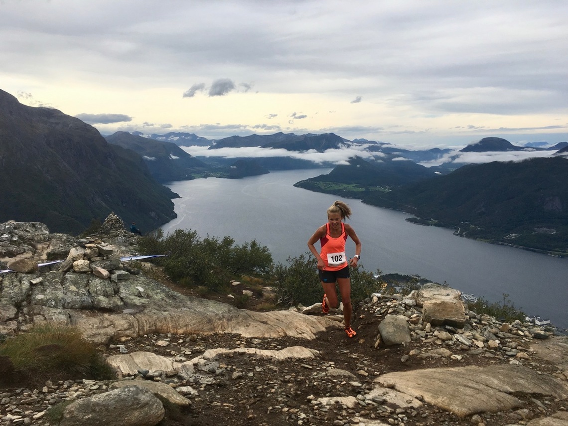 Johanna Åström er svensken og fjell-løperen som bor på Åndalsnes. Tidligere i år slo hun alle de norske jentene på NM i motbakkeløp. foto: Terje Hole
