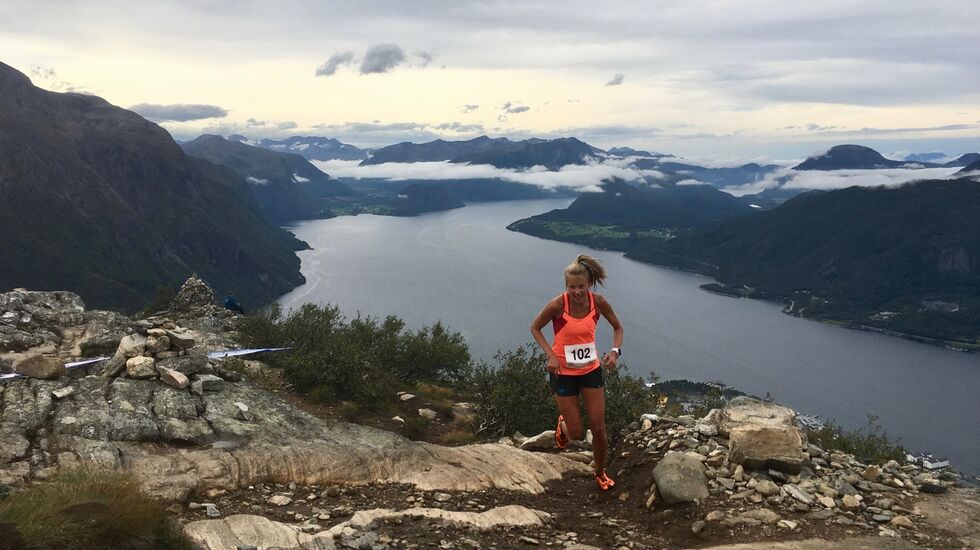 Johanna Åström er svensken og fjell-løperen som bor på Åndalsnes. Tidligere i år slo hun alle de norske jentene på NM i motbakkeløp. foto: Terje Hole