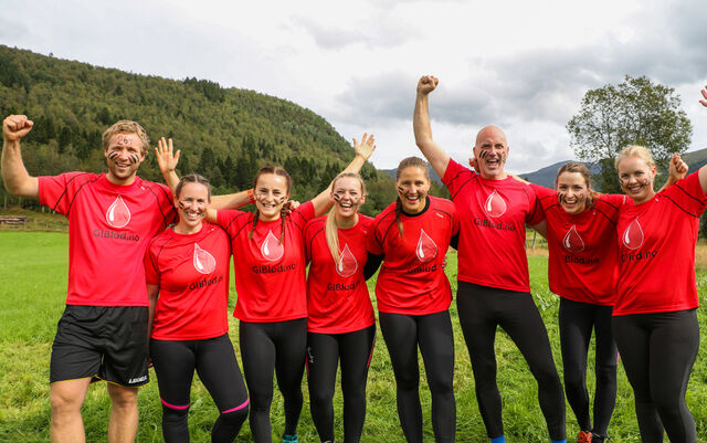 Mosjonsklassen. En flott og sprek gjeng fra team GIBLOD.NO, et viktig budskap. Foto: Martin Hauge-Nilsen