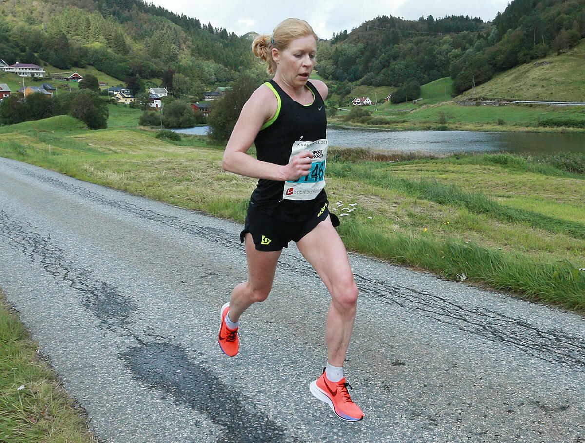 Halv_Dalevatnet_Rebecca_Hilland_1280_AZ3T5440