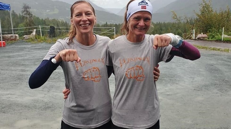 Mariann Langås og Kari Beate Hovde var to av de tre som klarte grå trøye, dvs tre maratonrunder. (Arrangørfoto)