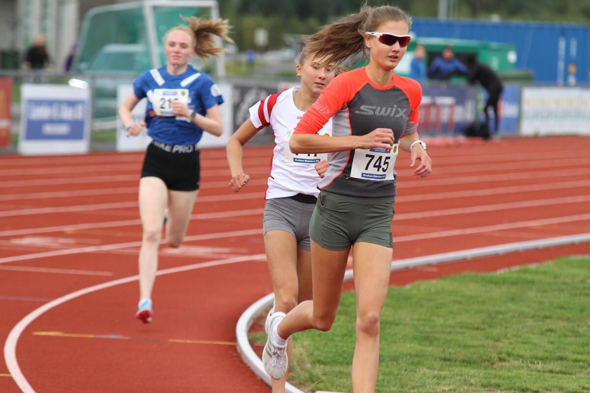 IMG_2967_J17-J1819-3000_Tora_Hayler_leder_J17_foran_Tyra_Sortåsløkken (1280x853)