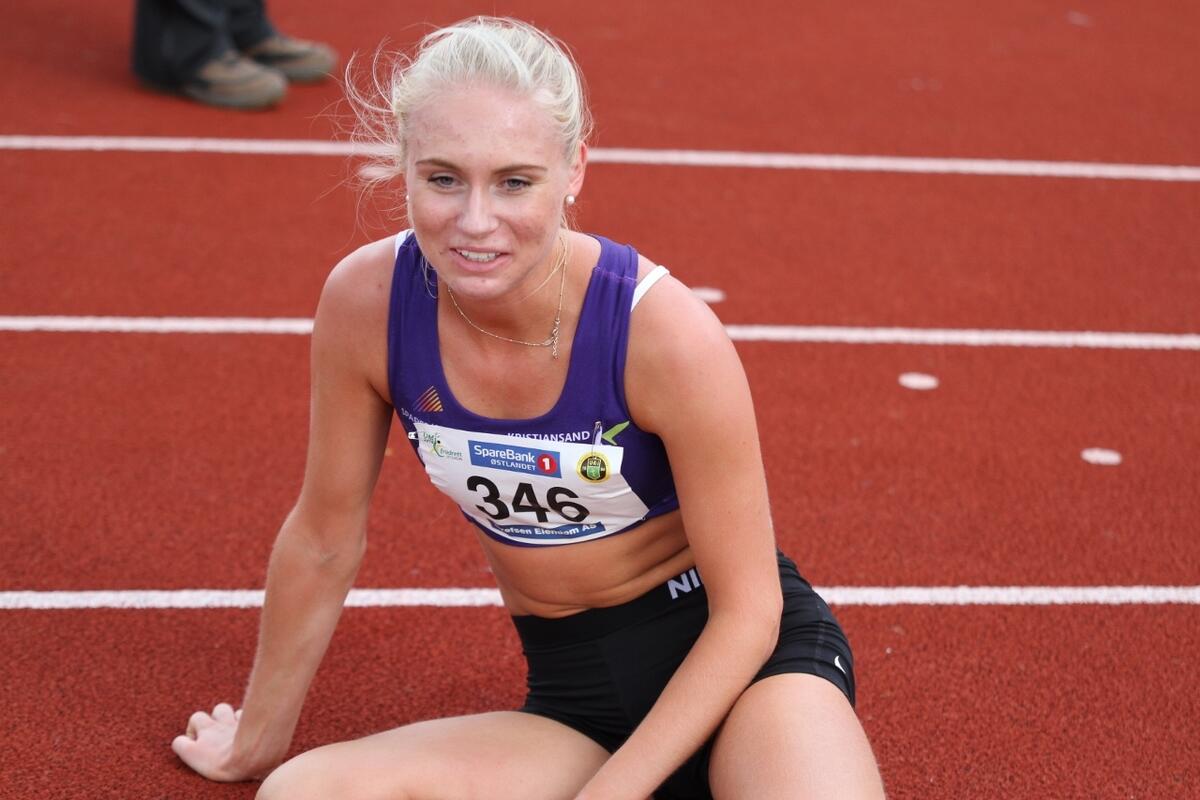 IMG_3054_J17-J1819-3000_Anne_Arntsen_løp_inn_til_bronse (1280x853)