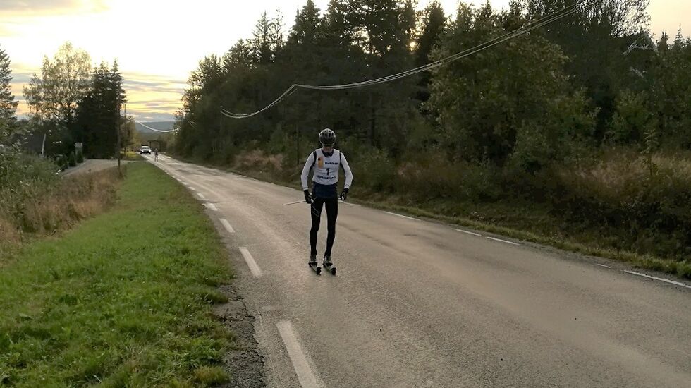 Martin Stensrud i fint driv og høstvær på Hovindberget torsdag kveld. (Foto: Trond Ole Myrvold)