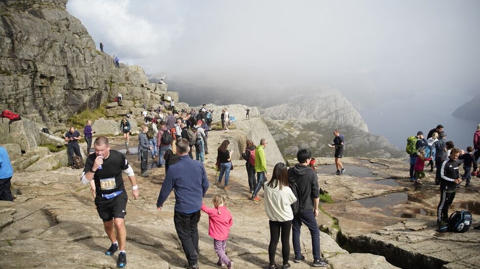 Maratonløperne var fem turer opp til Preikestolen. (Arrangørfoto)