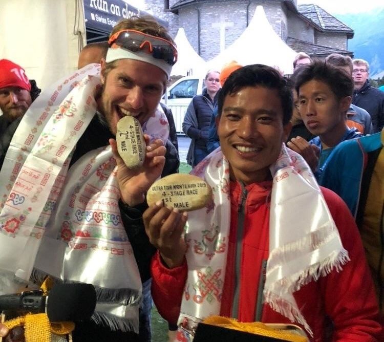 Hans Kristian Smedsrød og vinneren Bikash Tamang fra Nepal. (Privat foto)