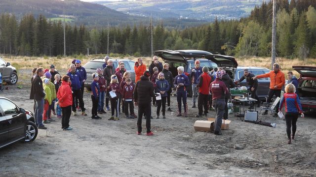 Venter på premieutdeling etter endt sesong. (Foto: Stein Arne Negård)