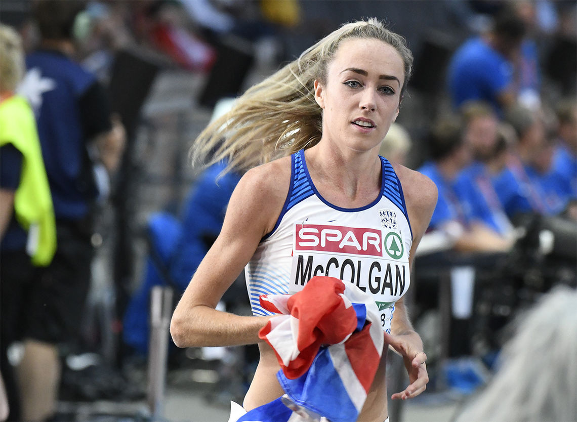 Skotske Eilish McColgan har hatt mye å juble for de seinere åra. Her ser vi henne løpe æresrunde etter sølv på 5000 meteren i EM i 2018. (Foto: Bjørn Johannessen) 