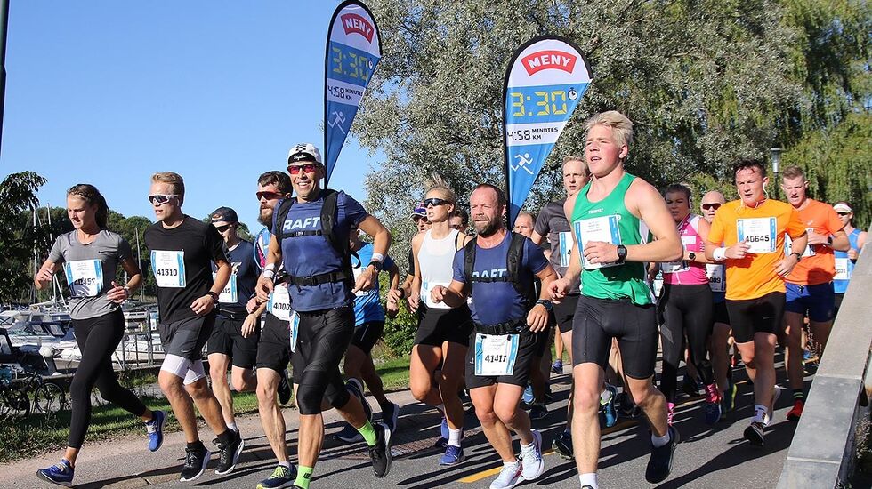 Svein Erik Bakke, som vi ser fremst av fartsholderne på bildet fra 2019, er en av mange fartsholdere i årets virtuelle løp. (Foto: Runar Gilberg)
