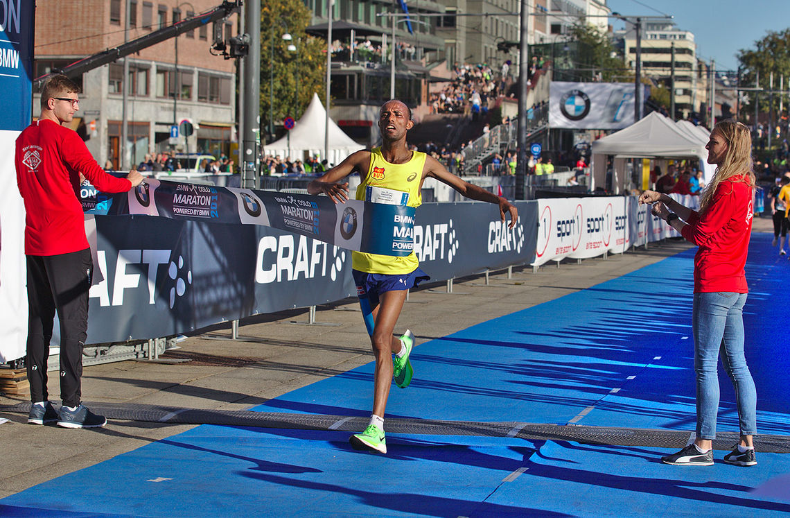 Weldu Negash Gebretsadik vant 10 km uten å ta ut alt. Nå er det VM på maraton som er viktigst. (Foto: Per Inge Østmoen)