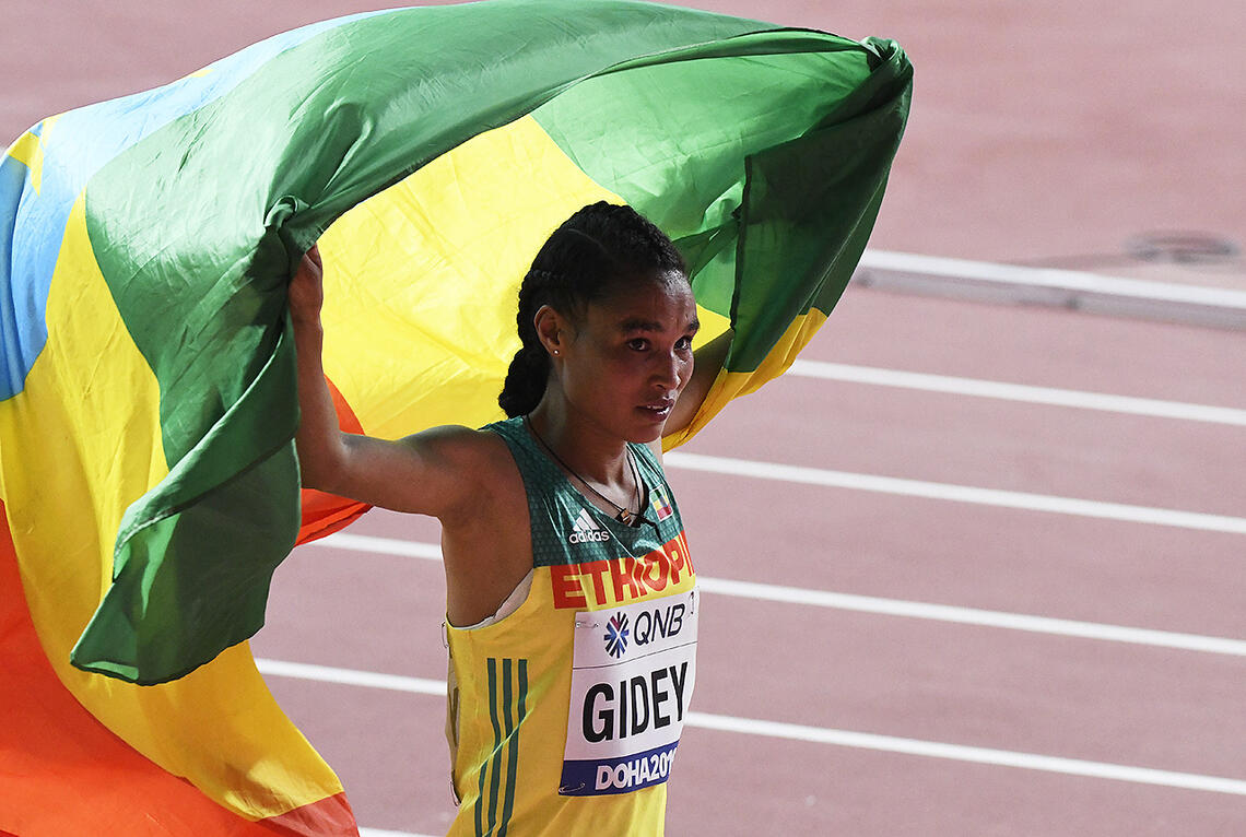 Letesenbet Gidey da hun tok sølvet på 10 000 m bak Sifan Hassan i forrige VM i Doha  i 2019. (Foto: Bjørn Johannessen)