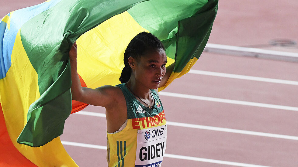 Letesenbet Gidey da hun tok sølvet på 10 000 m bak Sifan Hassan i forrige VM i Doha  i 2019. (Foto: Bjørn Johannessen)
