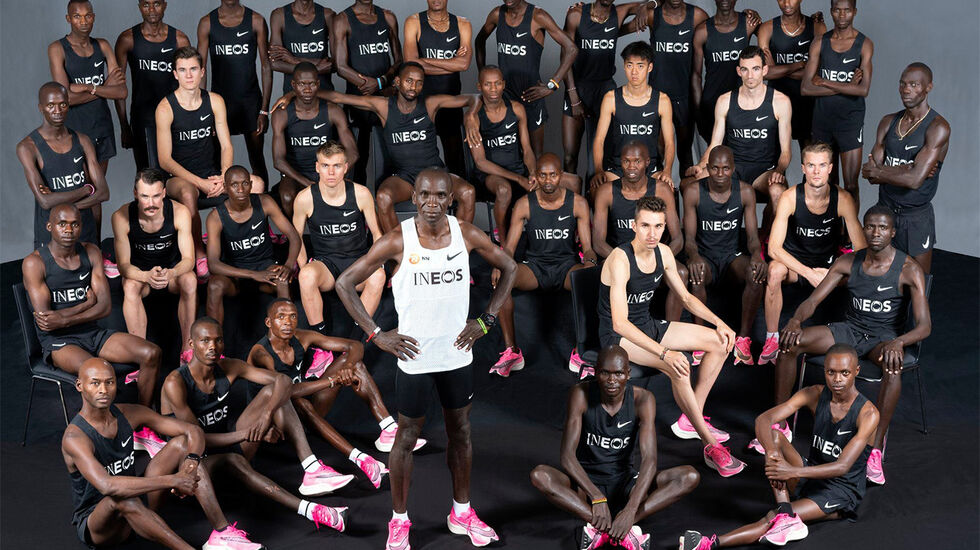Eliud Kipchoge vil være omgitt av mange gode hjelpere i forsøket på å sprenge 2-timersgrensa. (Foto: INOES 1:59 Challenge)