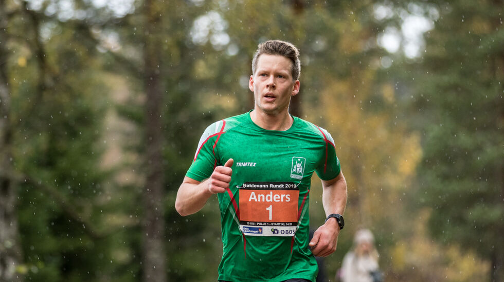 Klar seier: Anders Gløersen løp i mål 1.12 foran Iver Tildheim Andersen som kom på andreplass. Foto: Sylvain Cavatz