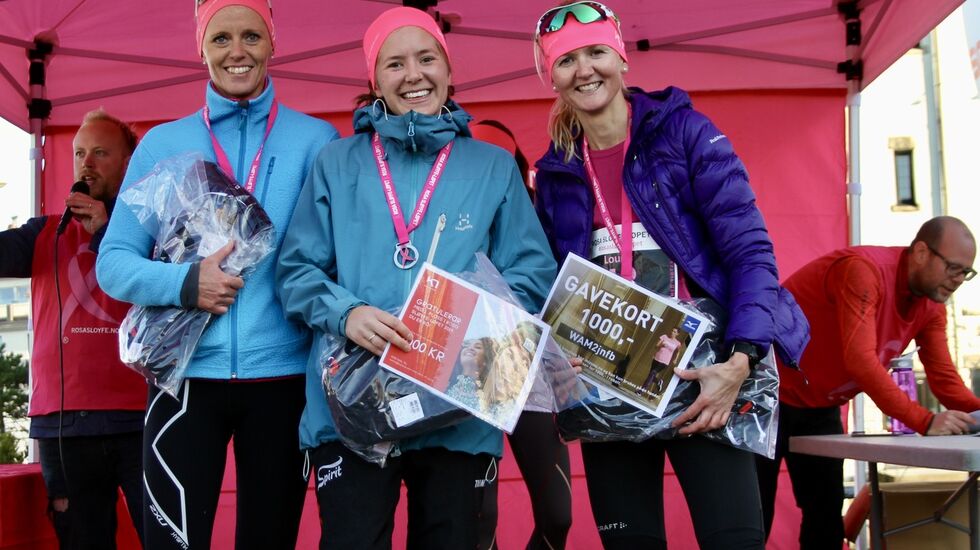 Naturlig nok var det kvinnene som fikk mest oppmerksomhet i løpet, noe også de beste kvinnene fikk del i gjennom premieutdelingen. De tre beste kvinnene, fra venstre: May Evy Nesheim (3), Janne Elin Vatnaland (vinner) og Louise Skak (2)