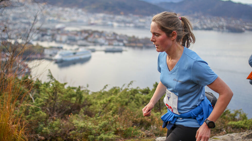 Charlotte Watson ble den raskeste kvinnen over Sandviksfjellet og opp til Blåmanen.