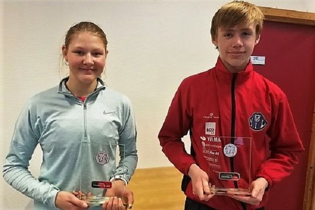 Totalvinnere av ungdomscupen 2019: Hanna Hagevik Bakke og Magnus Nergård Antonsen. (Foto: Hedamark og Oppland FIK)