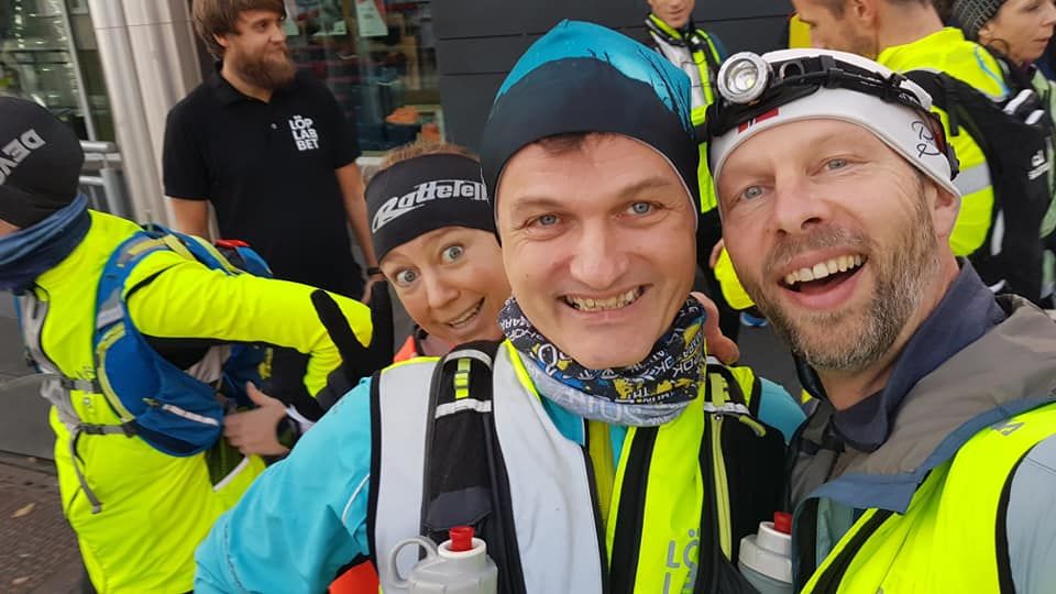 Heidi Grønvoll, Ragnar Nygård og Helge Reinholt var tre av de som fullførte Løplabbets Allehengensultra. For Ragnar var det hans fullførte ultraløp nr 100. (Selfie: Helge Reinholt)