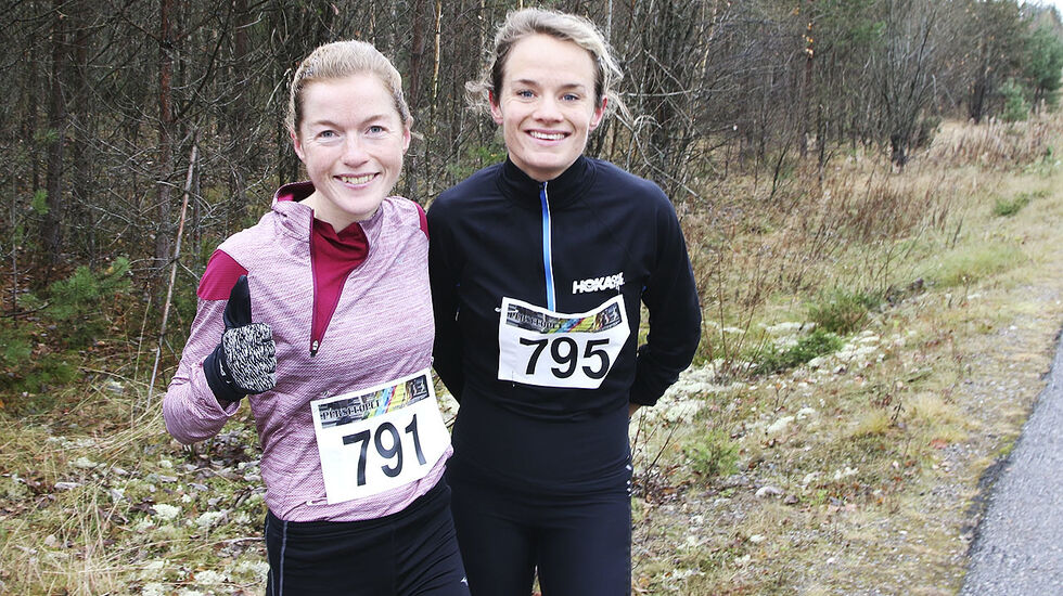 Hilde Aders (til venstre) og Runa Skrove Falch kom på andre- og førsteplass på 10 km. (Foto: Runar Gilberg) 
