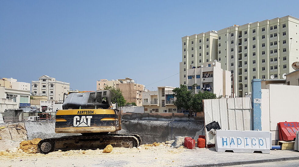 Bakom den fine fasaden som ble vist på tv-sendingene, framstod Doha som en skitten, fæl og forsøplet byggeplass. (Foto: Bjørn Johannessen)