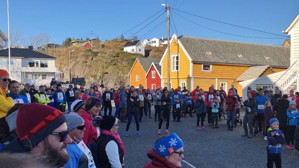 Felles oppvarming til BlimE-dansen 2019 og songen 
