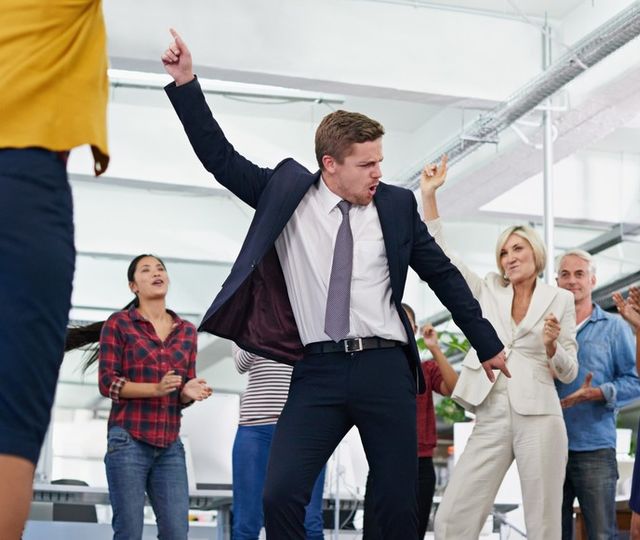 Ansatte i norske virksomheter dropper jobbfester