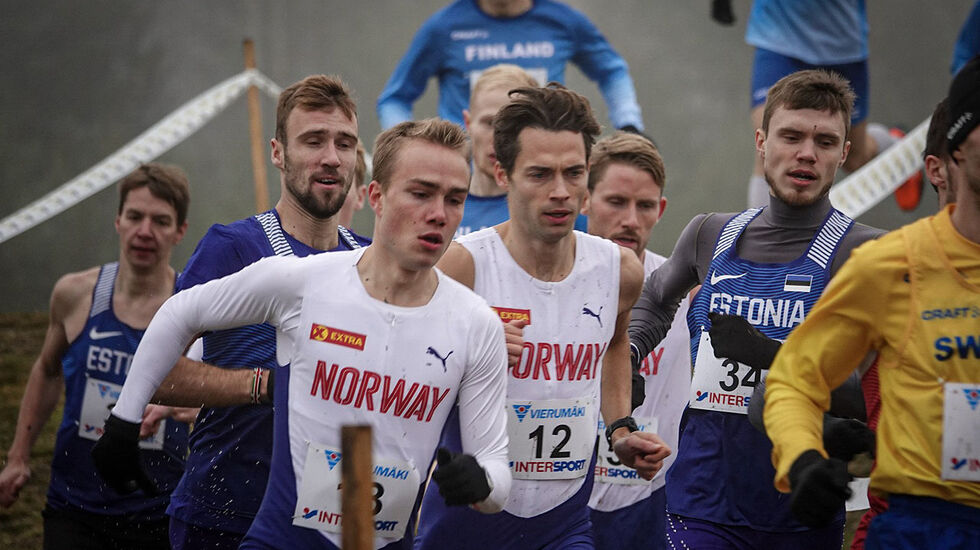 Her er Kasper Fosser ved siden av Ådne Andersen (Foto: Fredrik Vedvik).