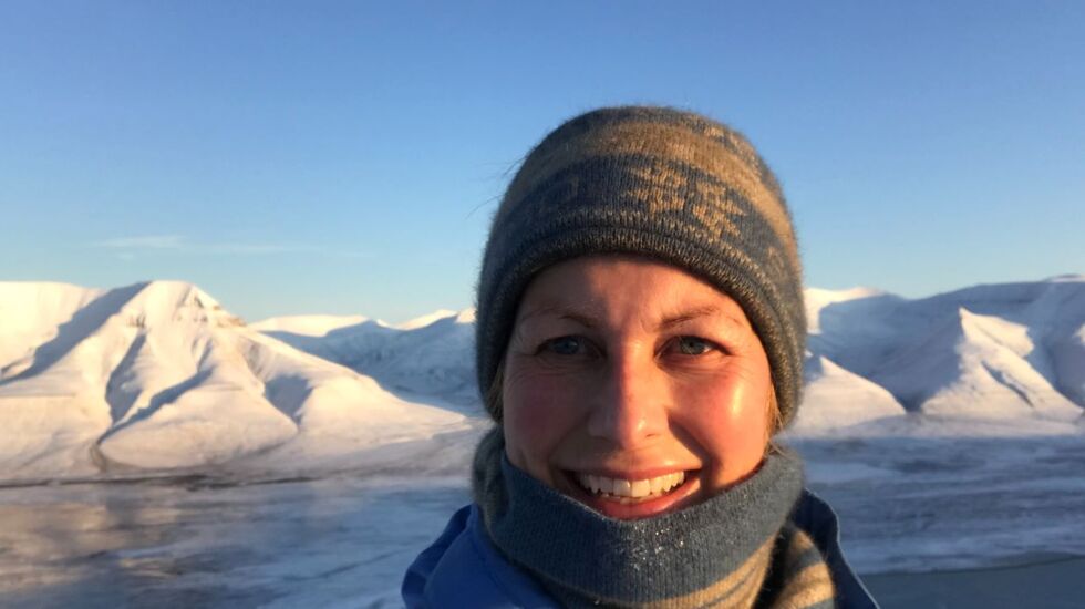 Sosial: Mørketida er tida for å være sosiale i Longyearbyen på Svalbard. Det setter også turglade Merethe pris på.