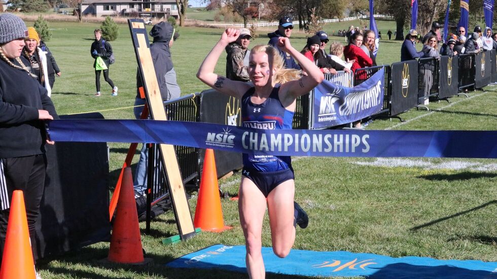 Seiersvante Ida i mål som vinner av Regionals i Joplin i Missouri 9. november. (Foto: runblogrun.com)