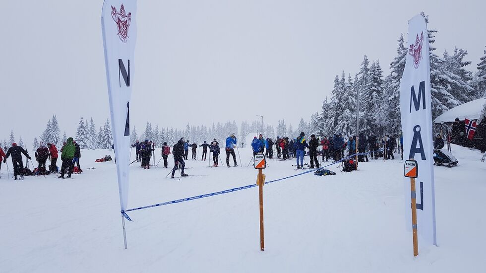 Mål ved den gamle matstasjonen i Birkebeinerløypa på Sjusjøen. (Foto: Stein Arne Negård)