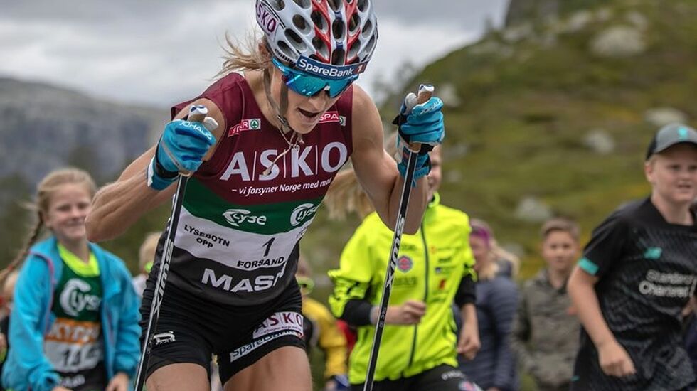 Styrke: Therese Johaug nærmer seg mål i Lysebotn Opp der hun var i en helt egen liga. (Foto: Axelar / Rune Helliesen)