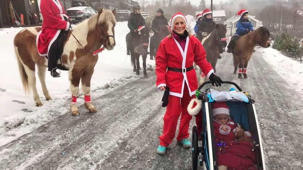 Hester og nisser klare til start. (Foto: Lene Elisabeth Hoel Norman)