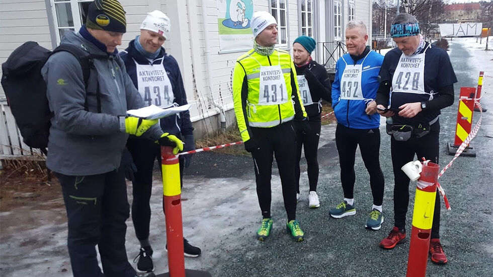 Det startes i puljer seeda etter antatt sluttid. (Foto: Bjørn Anthun)
