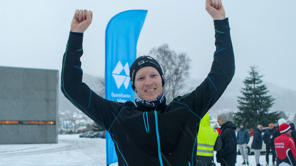 Martin Dons brukte siste del av juleferien til vinne Grimstadvatnet rundt. Foto: Martin Hauge-Nilsen