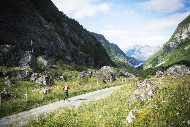 Somme gonger kan lysta til å dra ut steget bli uimotståeleg, enten det er omgivnadene eller dagsforma som inviterer til fart. (Foto: Extreme Eidsfjord)
