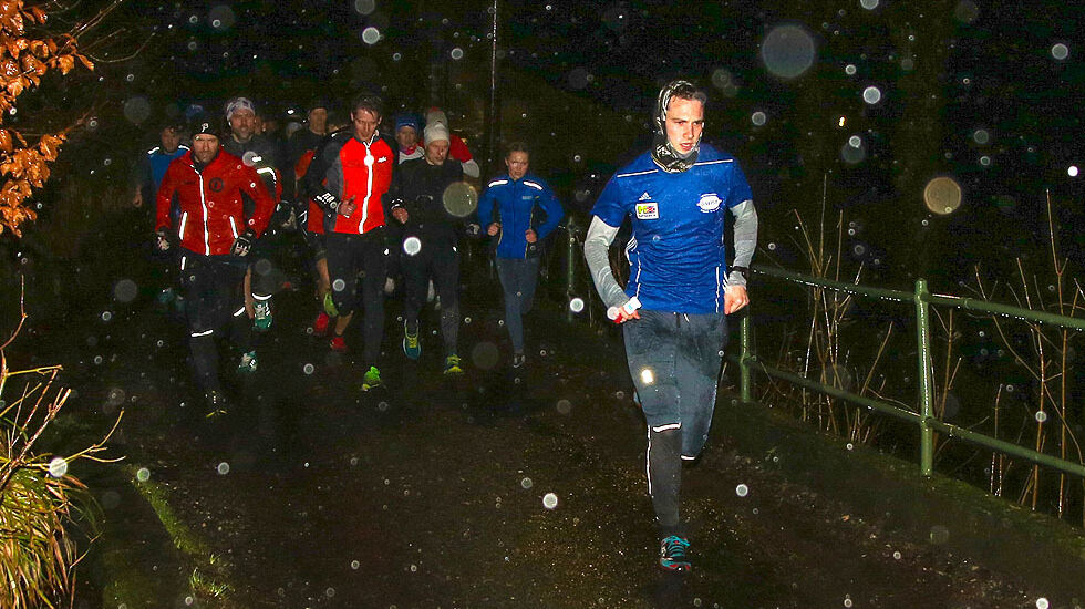 Rett etter start ser vi at Espen Roll Karlsen allerede har fått en luke på sine konkurrenter