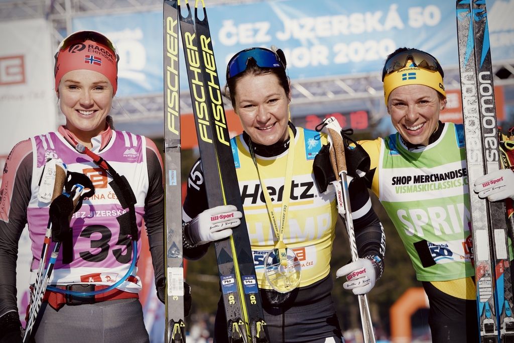Fra venstre Emilie Fleten, Britta Johansson Norgren og Lina Korsgren. Foto: Visma Ski Classics - Sandra Åhs- Sivertsen